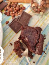 Imagen de brownie vegano con avellanas sin gluten sin azúcar